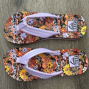 Reef Kids Floral Flip Flops in Lavender and Orange size 1